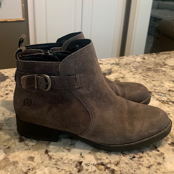 Born distressed suede booties, size 8M - Picture 2 of 7